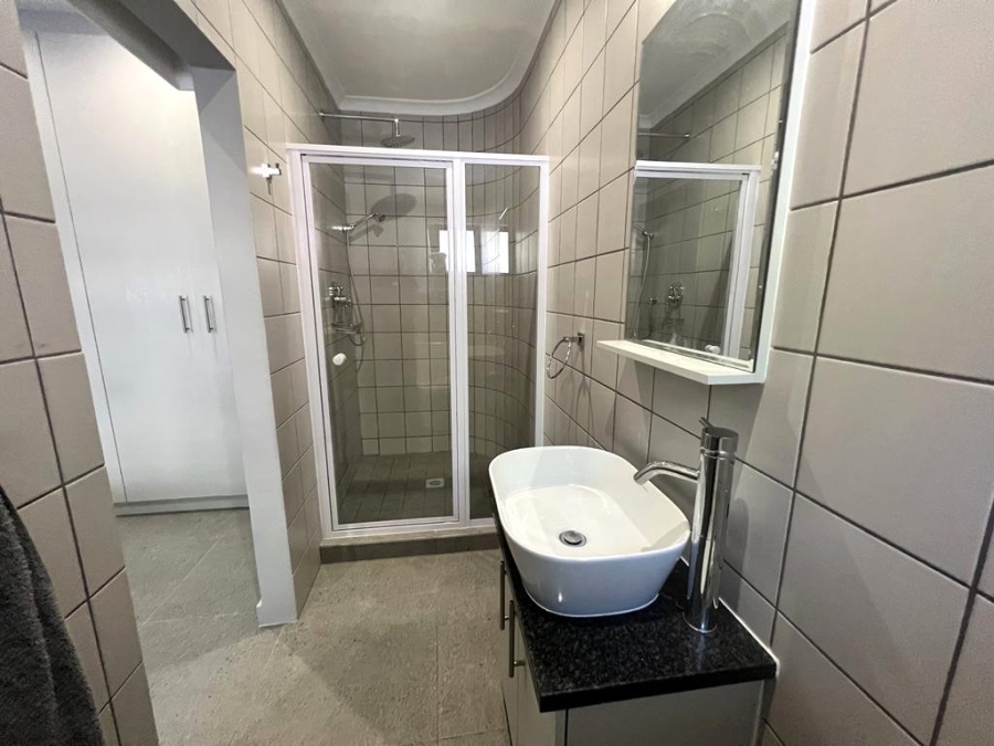 To Let 2 Bedroom Property for Rent in Royal Ascot Western Cape